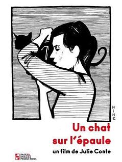 Un chat sur l’épaule